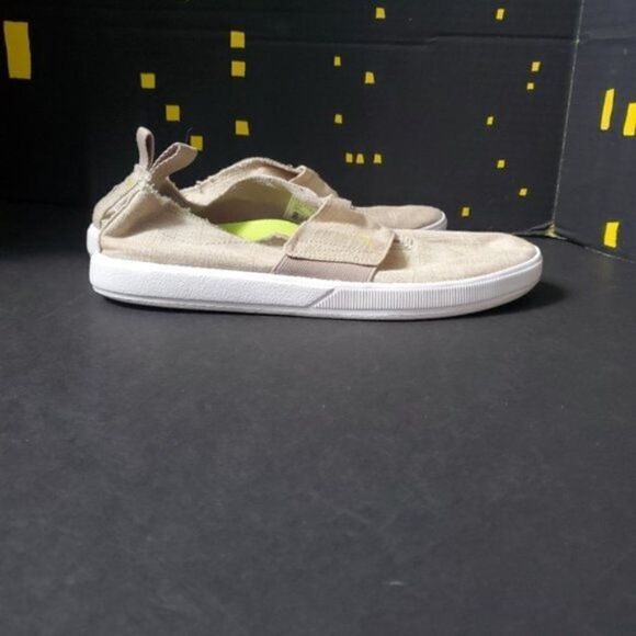 Puma Tan Canvas style slip ons - Picture 4 of 9